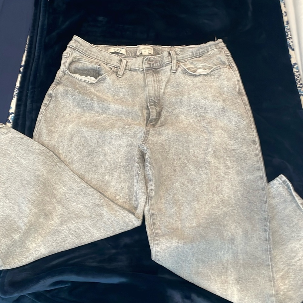 Women’s Universal Thread black wash jeans